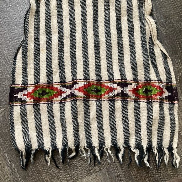 Striped Scarf with Embroidery - Picture 2 of 2